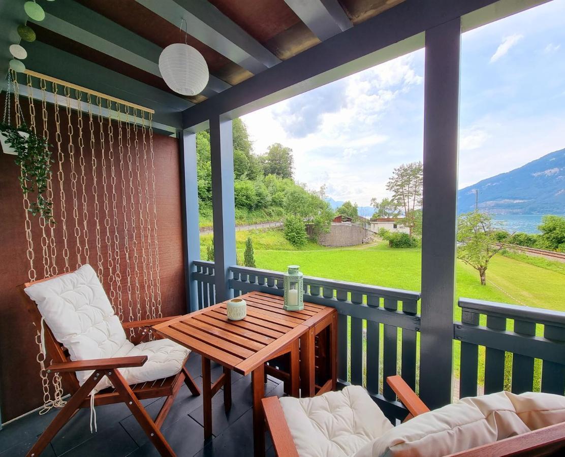 Strandhuesli Directly On Lake Thun Darligen Luaran gambar